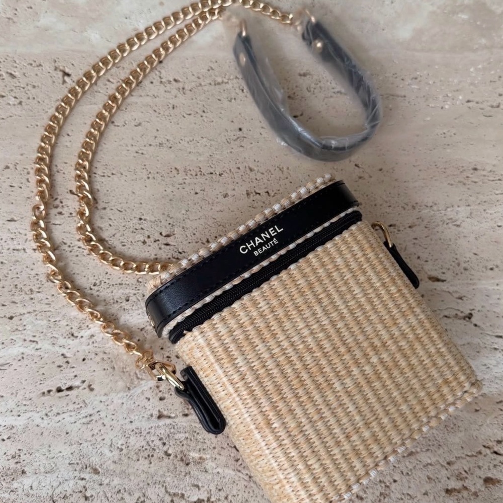 Beaute CHANEL Les Beiges Panier des Essentials 2026 W/ D-Rings & Strap